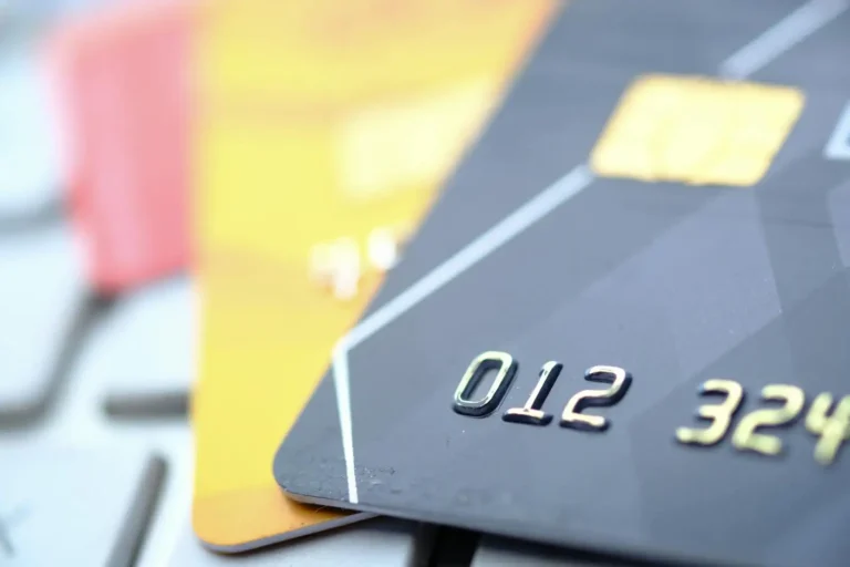 Cryptogramme de carte bancaire : à quoi il sert et comment le protéger