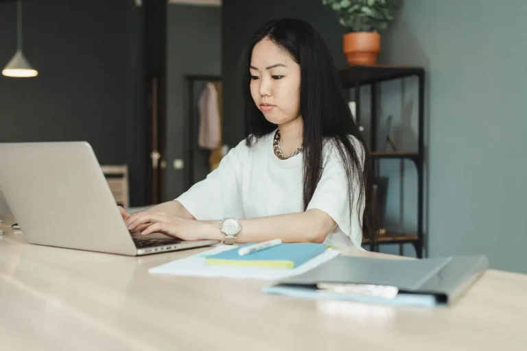 Devenir freelance : statuts, revenu réel et réalités du métier