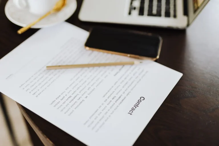 Freelance et site web : ce que le contrat doit dire